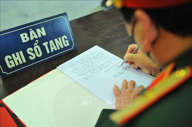 Thương tiếc Trung tá Đỗ Anh - sỹ quan gìn giữ hòa bình hy sinh khi làm nhiệm vụ nhân đạo quốc tế Chú thích ảnh