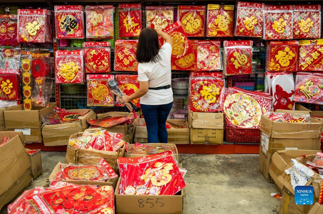 Châu Á trang hoàng rực rỡ, người dân nô nức mua sắm chuẩn bị đón năm Dần Châu Á trang hoàng rực rỡ, người dân nô nức mua sắm chuẩn bị đón năm Dần ảnh 7