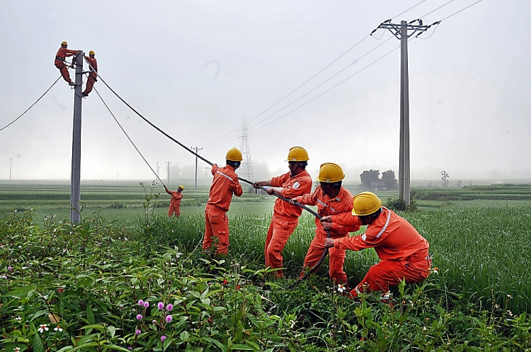 Điện lực Việt Nam - 66 năm thắp sáng niềm tin