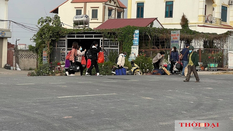 Người dân Hải Dương về quê đón tết bất chấp dịch COVID-19 Người dân Hải Dương đi làm ăn xa vẫn tấp nập về quê đón Tết Tân Sửu
