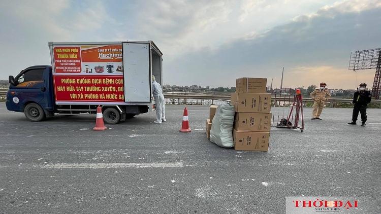 Người dân Hải Dương về quê đón tết bất chấp dịch COVID-19 Người dân Hải Dương đi làm ăn xa vẫn tấp nập về quê đón Tết Tân Sửu