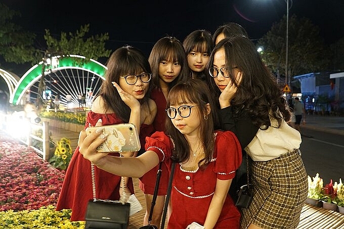 Người dân cả nước háo hức chào đón Giao thừa Người dân cả nước háo hức chào đón Giao thừa