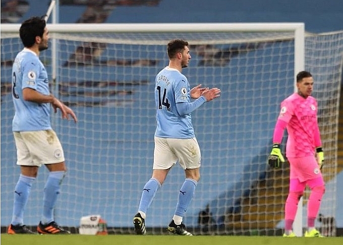 Man City tiếp tục thăng hoa Man City tiếp tục thăng hoa