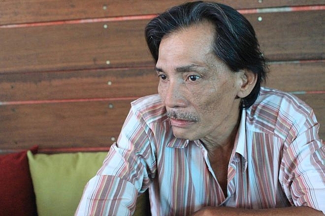 Diễn viên Thương Tín phải mưu sinh tuổi già để nuôi con nhỏ Diễn viên Thương Tín phải mưu sinh tuổi già để nuôi con nhỏ