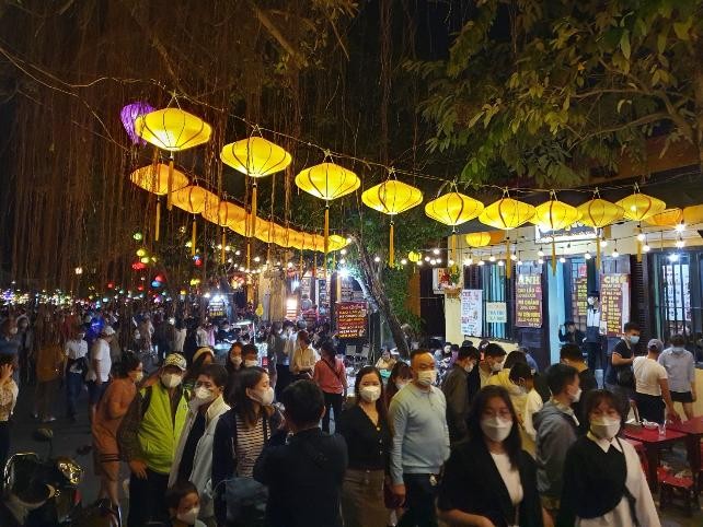 Hàng chục nghìn lượt du khách đến tham quan, du xuân Đà Nẵng - Hội An Hàng chục nghìn lượt du khách đến tham quan, du xuân Đà Nẵng - Hội An