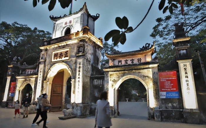 Yên Tử, Đền Trần đón đông đảo du khách đến hành hương dịp đầu năm Yên Tử, Đền Trần đón đông đảo du khách đến hành hương, dâng lễ dịp đầu năm