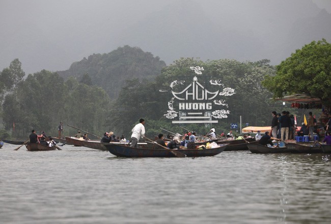 Huyện Mỹ Đức xin ý kiến việc mở cửa, đón khách đến Chùa Hương Huyện Mỹ Đức xin ý kiến việc mở cửa, đón khách đến Chùa Hương