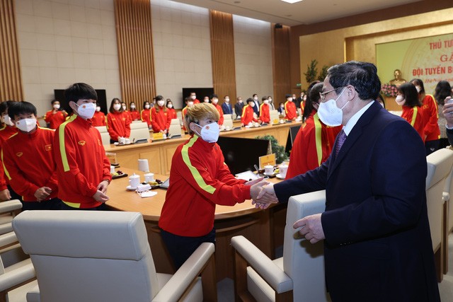Các tuyển thủ đội bóng đá nữ là 'những cô gái kim cương' Các tuyển thủ đội bóng đá nữ là 'những cô gái kim cương'