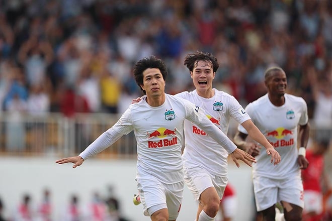 Lịch thi đấu vòng 12 V-League 2021: HAGL dễ thở, Hà Nội gặp khó Lịch thi đấu vòng 12 V-League 2021: HAGL dễ thở, Hà Nội gặp khó