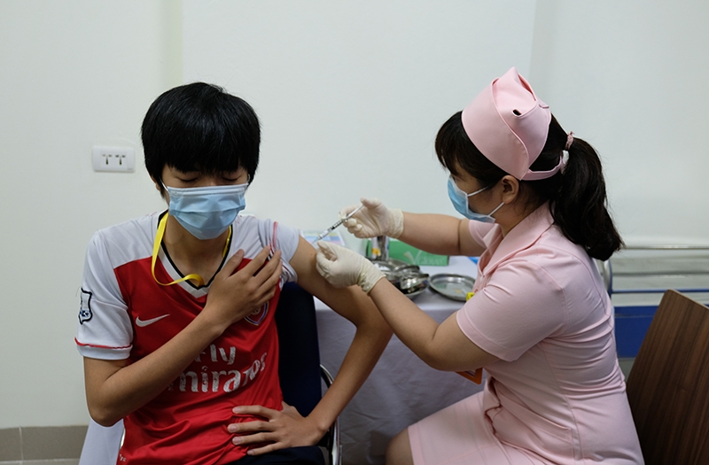 Những người đầu tiên tiêm thử nghiệm mũi 2 vắc xin COVIVAC của Việt Nam Những người đầu tiên tiêm thử nghiệm mũi 2 vắc xin COVIVAC của Việt Nam