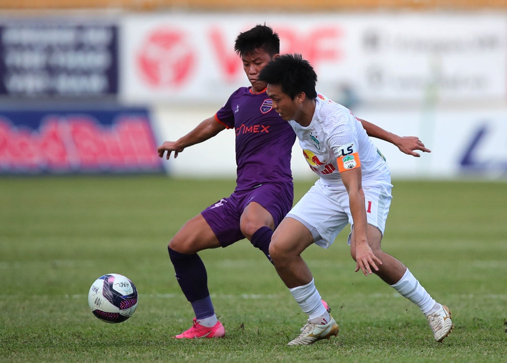 Dịch COVID-19 diễn biến phức tạp, V-League 2021 chưa hẹn ngày trở lại Dịch COVID-19 diễn biến phức tạp, V-League 2021 chưa hẹn ngày trở lại