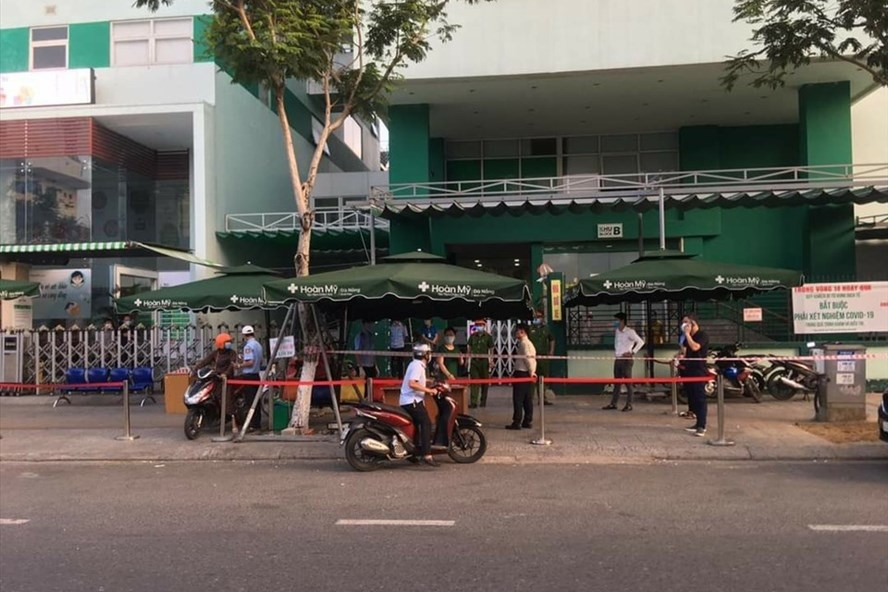 Đà Nẵng phong tỏa 1 bệnh viện vì bệnh nhân đến khám nghi mắc COVID-19 Đà Nẵng phong tỏa 1 bệnh viện vì bệnh nhân đến khám nghi mắc COVID-19
