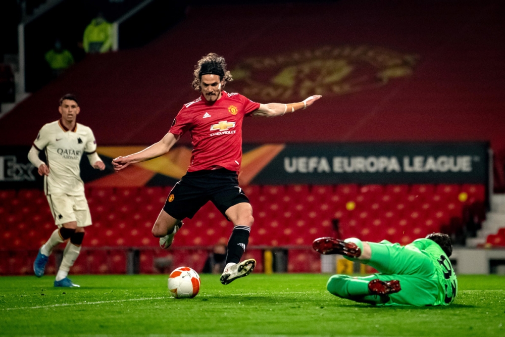 Cavani tỏa sáng với 2 bàn thắng, 2 kiến tạo ở trận lượt đi Cavani tỏa sáng với 2 bàn thắng, 2 kiến tạo ở trận lượt đi