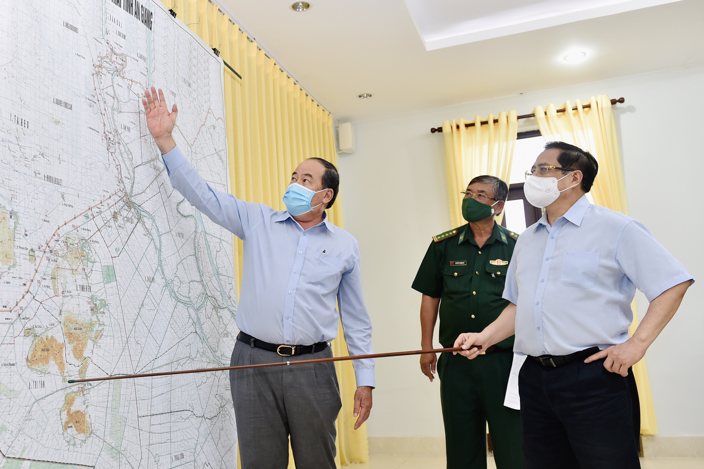 Thủ tướng Chính phủ yêu cầu thực hiện 8 nhiệm vụ trong tâm trong công tác phòng chống dịch COVID-19 Thủ tướng Chính phủ yêu cầu thực hiện 8 nhiệm vụ trong tâm trong công tác phòng chống dịch COVID-19
