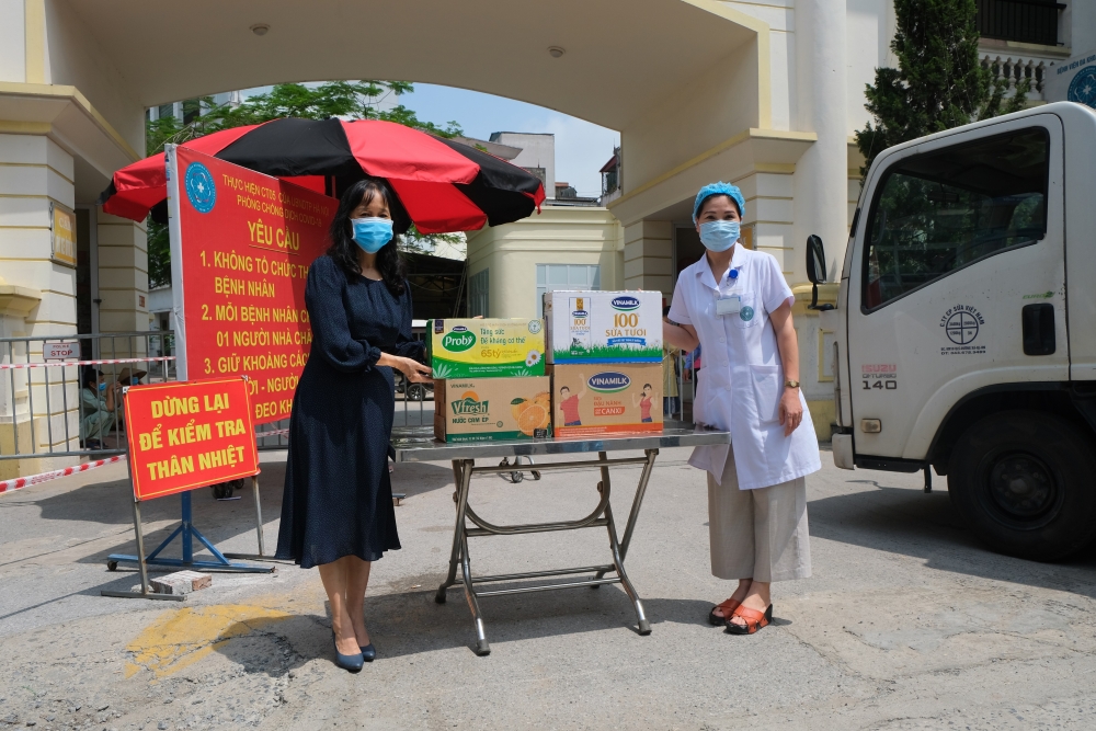 200.000 sản phẩm của Vinamik đến với các khu cách ly ở Hà Nội, Hà Nam, Bắc Ninh 200.000 sản phẩm của Vinamik đến với các khu cách ly ở Hà Nội, Hà Nam, Bắc Ninh