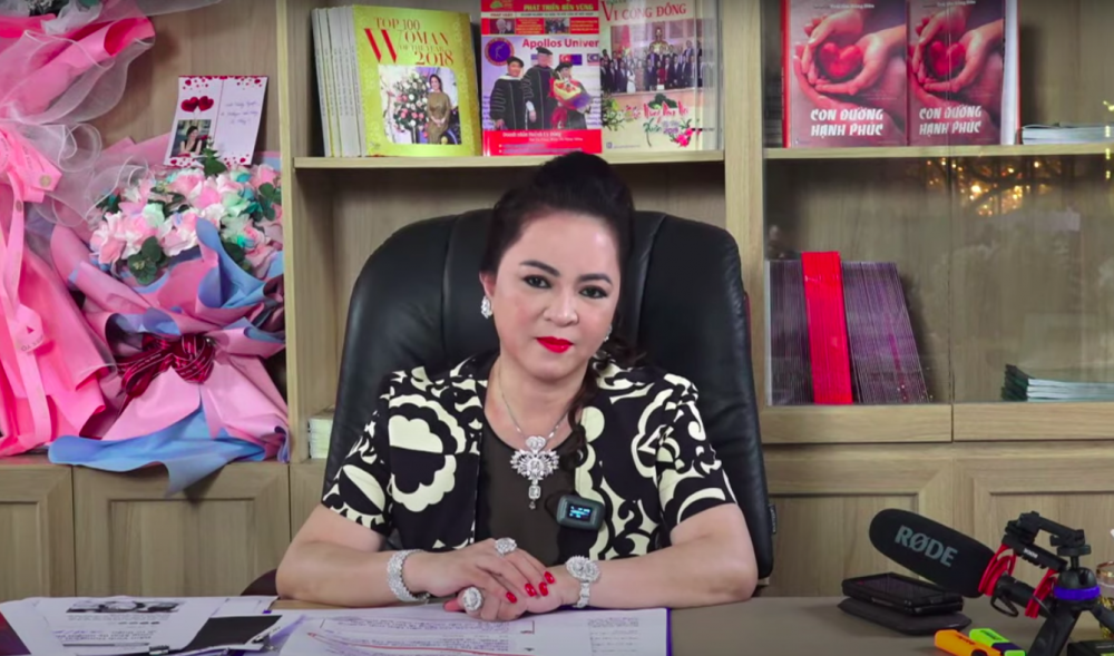 Ca sĩ Vy Oanh phản pháo bà Phương Hằng Ca sĩ Vy Oanh phản pháo bà Phương Hằng