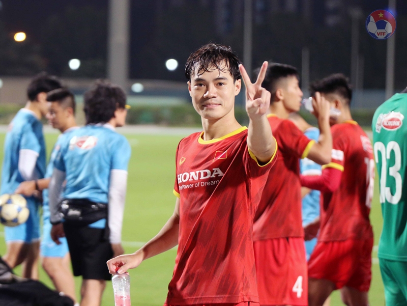 ĐT Việt Nam đạp cỏ tại UAE, sẵn sàng cho hành trình chinh phục vé dự World Cup
