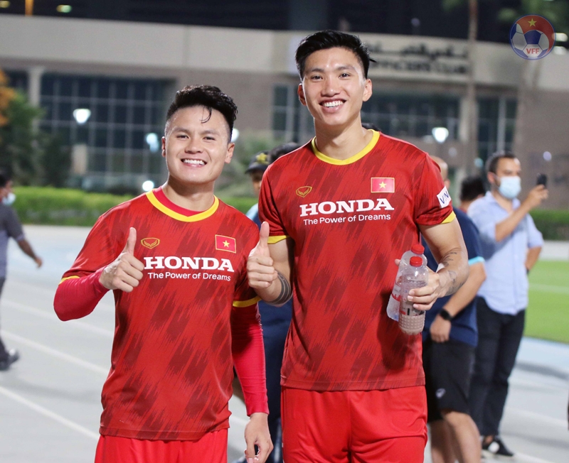 ĐT Việt Nam đạp cỏ tại UAE, sẵn sàng cho hành trình chinh phục vé dự World Cup