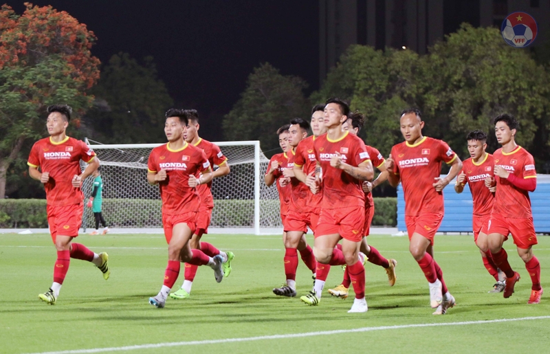 ĐT Việt Nam đạp cỏ tại UAE, sẵn sàng cho hành trình chinh phục vé dự World Cup ĐT Việt Nam đạp cỏ tại UAE, sẵn sàng cho hành trình chinh phục vé dự World Cup