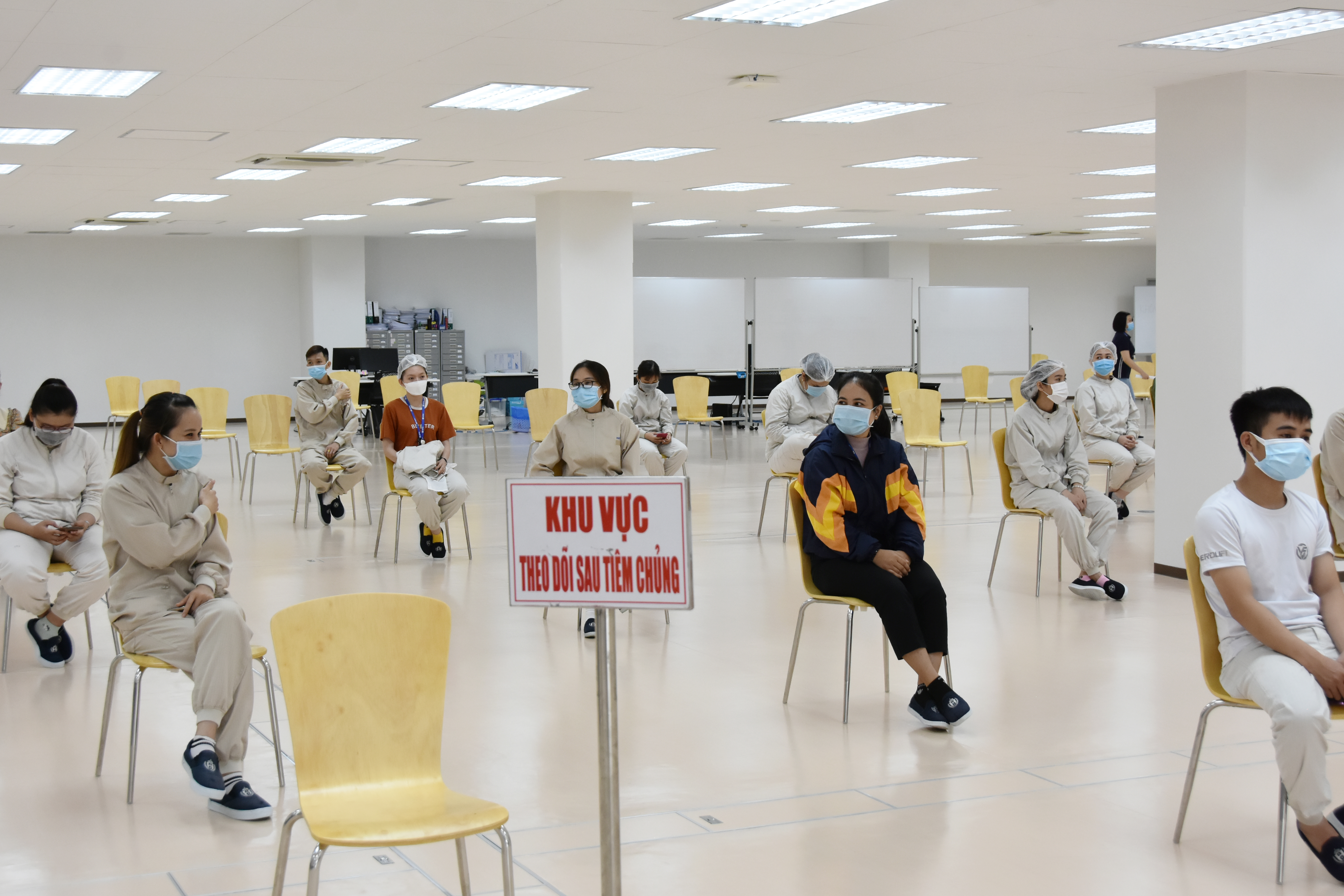 Bộ trưởng Bộ Y tế: TP.HCM và các địa phương phải chặn dịch xâm nhập khu công nghiệp
