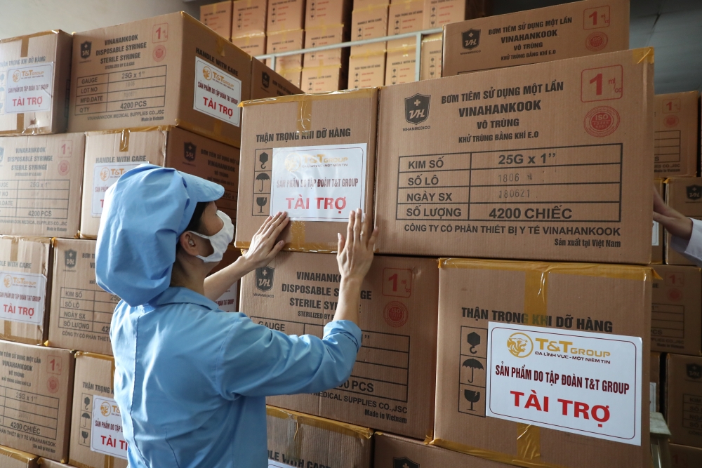 T&T Group “tiếp sức” 500.000 bộ bơm tiêm vắc-xin COVID-19 cho TP.HCM T&T Group “tiếp sức” 500.000 bộ bơm tiêm vắc-xin COVID-19 cho TP.HCM