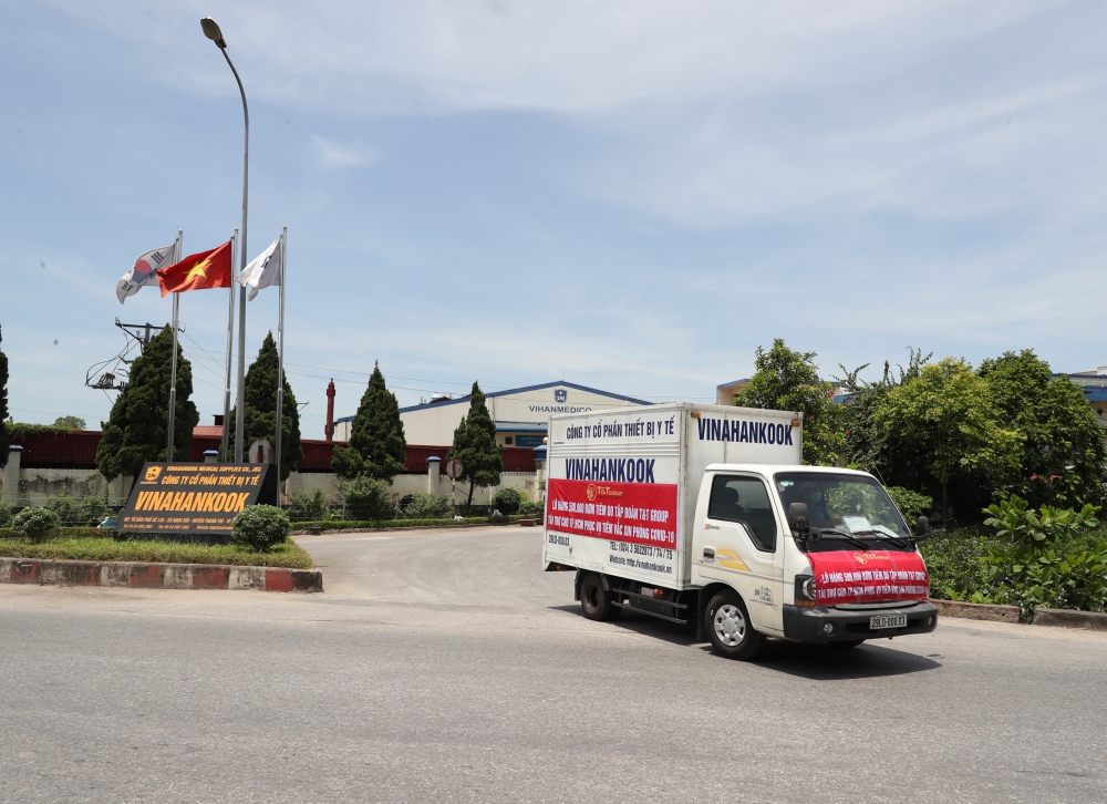 T&T Group “tiếp sức” 500.000 bộ bơm tiêm vắc-xin COVID-19 cho TP.HCM T&T Group “tiếp sức” 500.000 bộ bơm tiêm vắc-xin COVID-19 cho TP.HCM