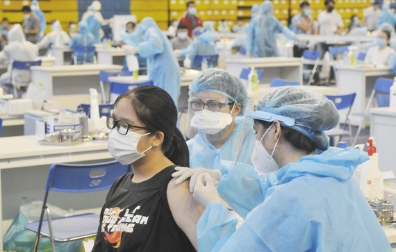 TP.HCM đẩy nhanh tốc độ tiêm vaccine chưa từng có từ trước đến nay TP.HCM đẩy nhanh tốc độ tiêm vaccine chưa từng có từ trước đến nay