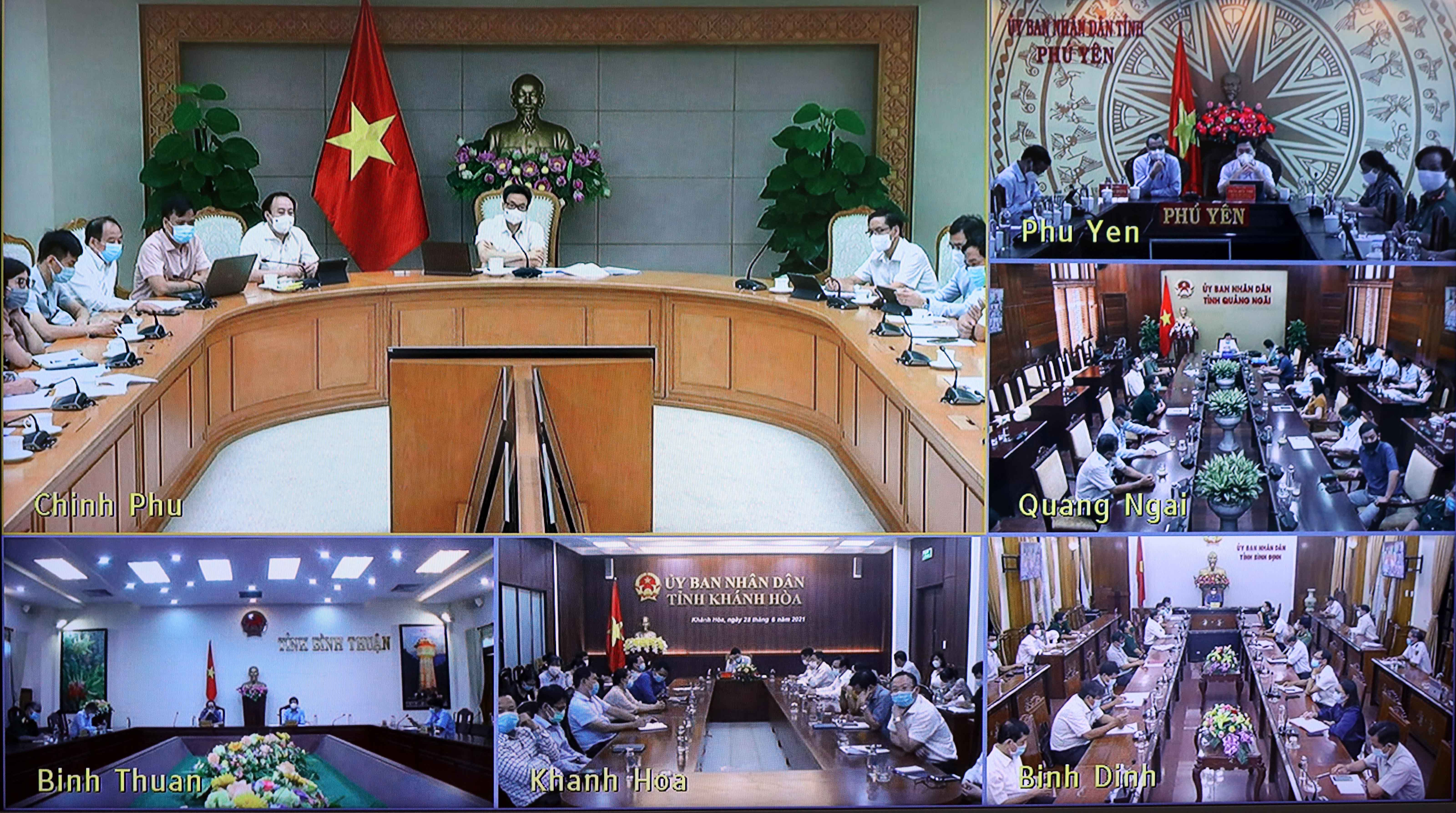 Phó Thủ tướng Vũ Đức Đam: Chuẩn bị sẵn sàng khi dịch còn chưa phức tạp Phó Thủ tướng Vũ Đức Đam: Chuẩn bị sẵn sàng khi dịch còn chưa phức tạp