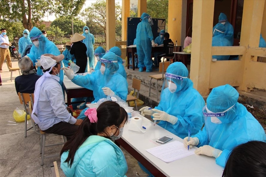 Trưa 7/7: Thêm 400 ca mắc COVID-19, riêng TP Hồ Chí Minh 347 ca Trưa 7/7: Thêm 400 ca mắc COVID-19, riêng TP Hồ Chí Minh 347 ca