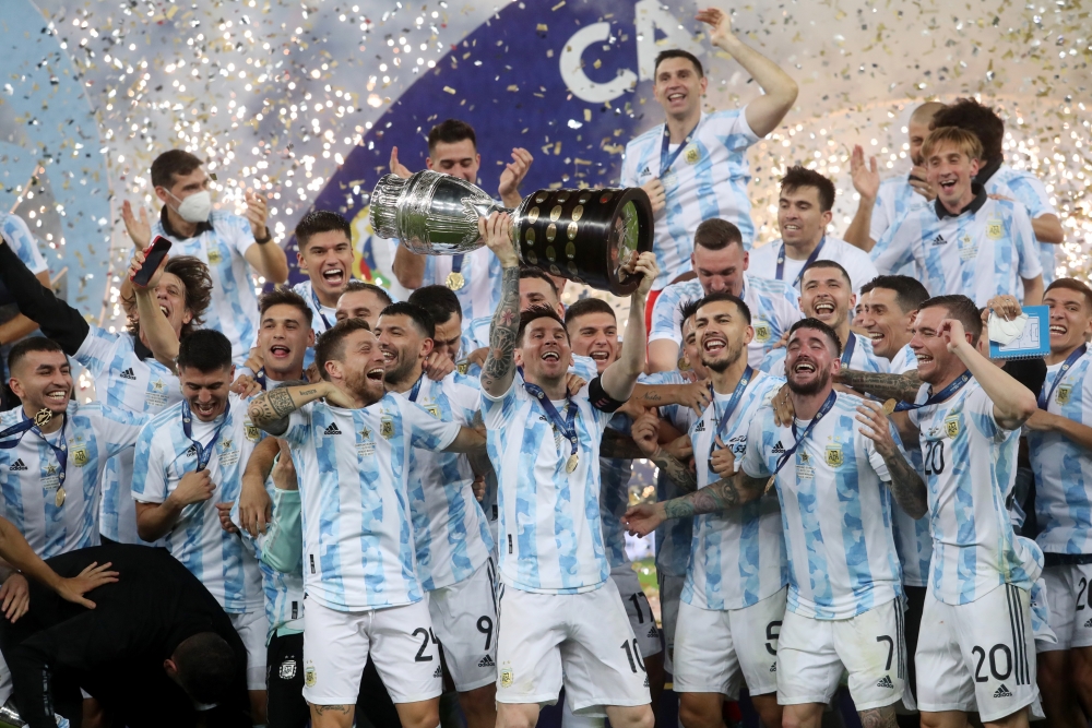 Argentina thắng kịch tính Brazil, Messi lần đầu vô địch Copa America Argentina thắng kịch tính Brazil, Messi lần đầu vô địch Copa America