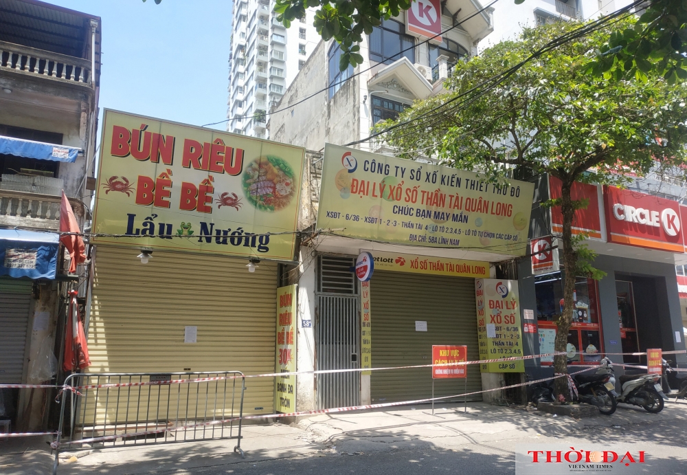 Hà Nội phong tỏa chung cư và ngân hàng liên quan đến nữ bệnh nhân mắc COVID-19 mới Hình ảnh phong tỏa chung cư Sunshine và ngân hàng liên quan đến nữ bệnh nhân mắc COVID-19 ở Hà Nội