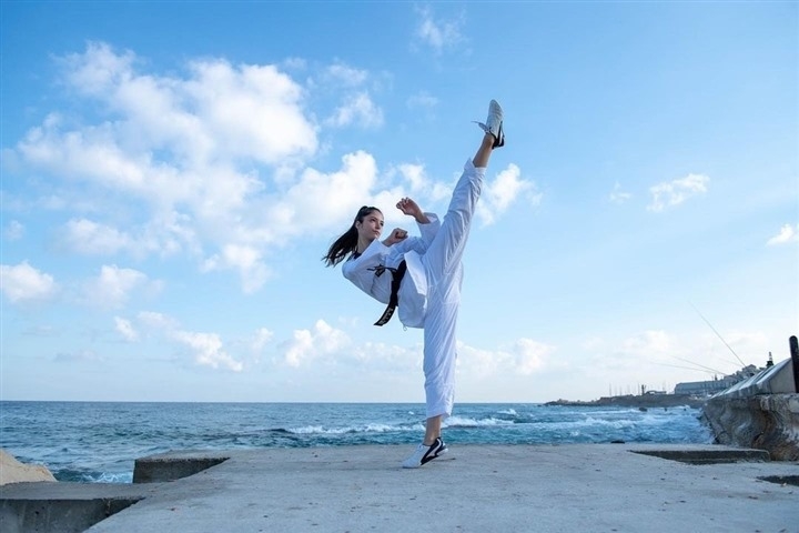 Olympic 2021: Ngắm thân hình hút hồn của nữ VĐV taekwondo Israel