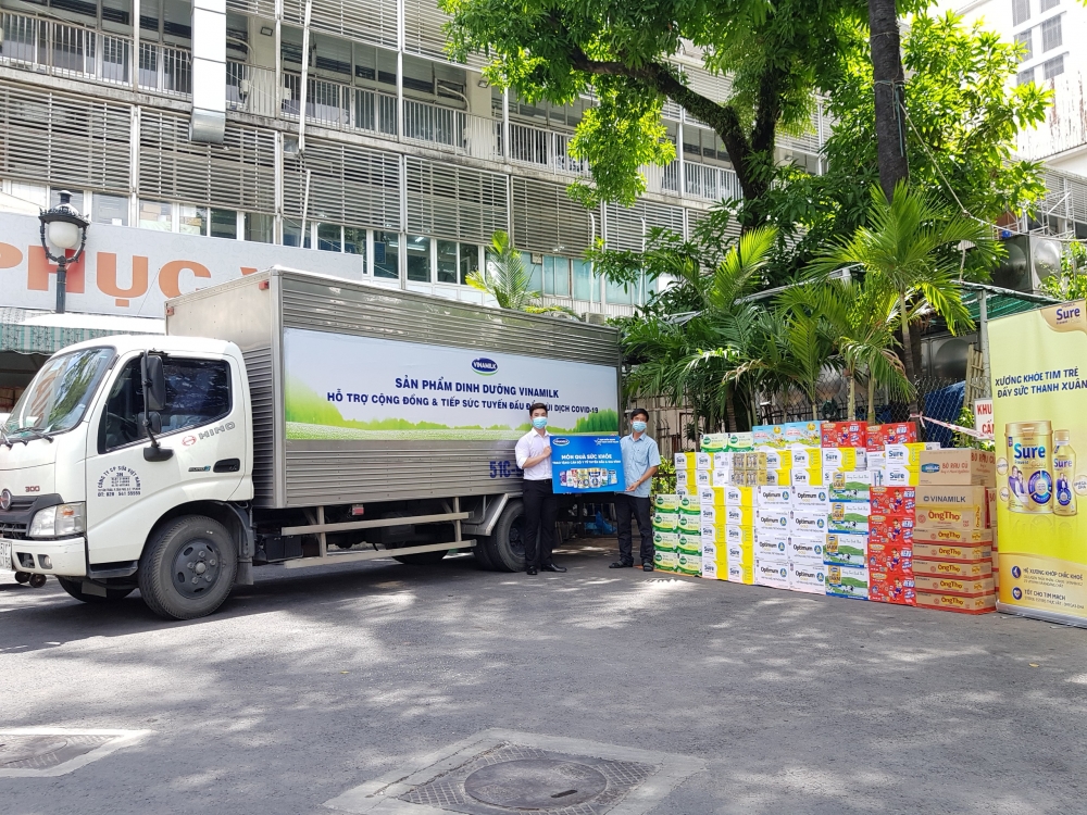 Vinamilk triển khai chương trình hỗ trợ quà tặng để trợ giá mùa dịch lên đến gần 170 tỷ đồng