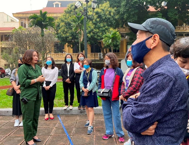Hỗ trợ Hướng dẫn viên du lịch gặp khó do dịch COVID-19 Hỗ trợ Hướng dẫn viên du lịch gặp khó do dịch COVID-19