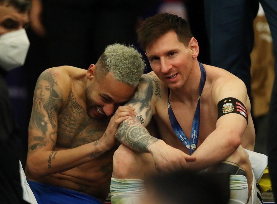Neymar sẵn sàng nhượng lại áo số 10 cho Messi nếu đến PSG Neymar sẵn sàng nhượng lại áo số 10 cho Messi nếu đến PSG