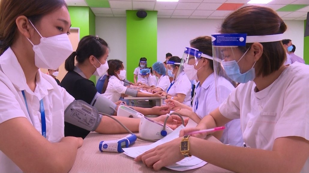 Thủ tướng yêu cầu Bộ Y tế đàm phán mua vaccine do 4 hiệp hội đề xuất Thủ tướng yêu cầu Bộ Y tế đàm phán mua vaccine do 4 hiệp hội đề xuất