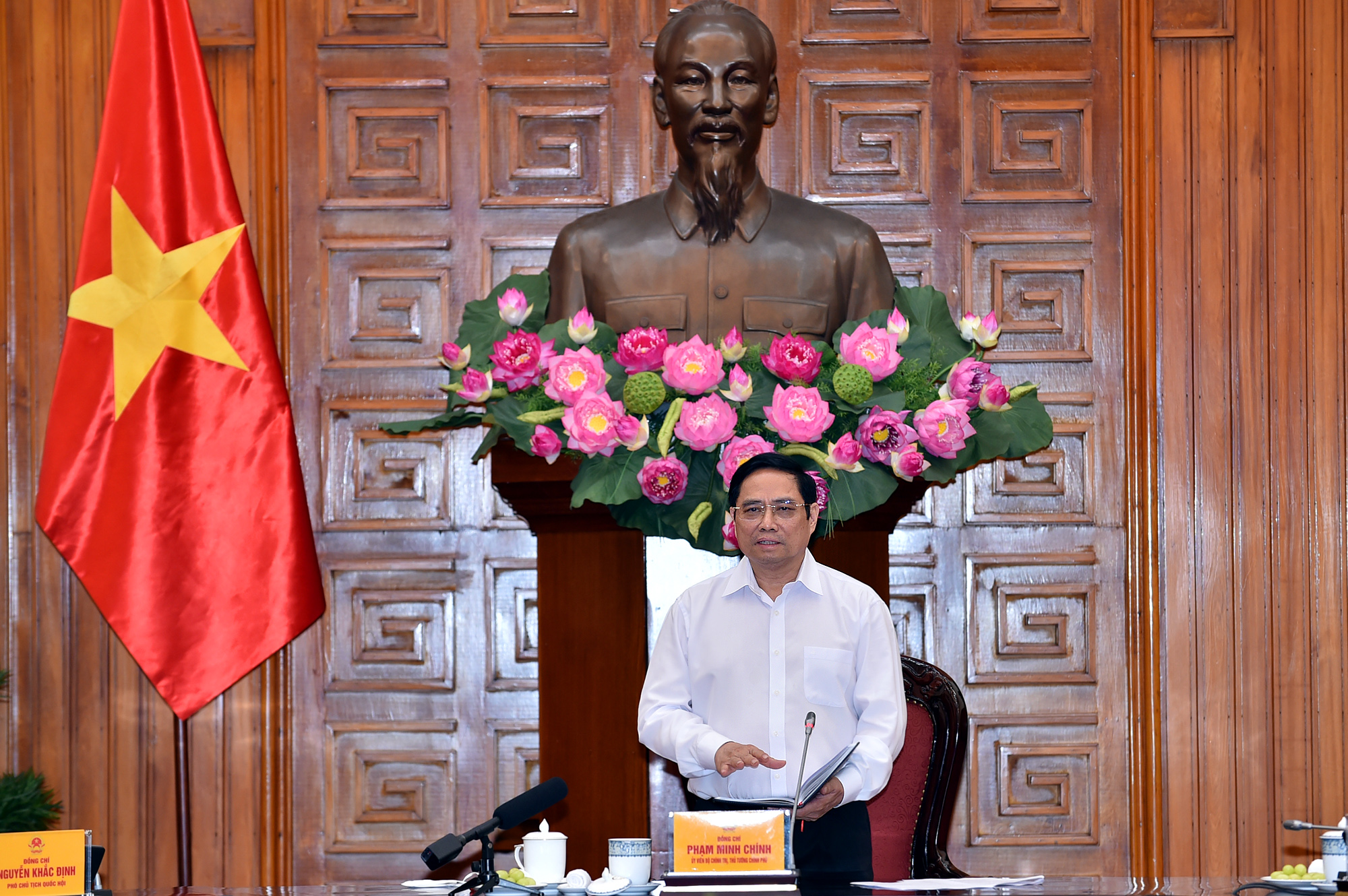 Thủ tướng Phạm Minh Chính chủ trì họp Ban Chỉ đạo quốc gia phòng, chống dịch bệnh COVID-19 Thủ tướng Phạm Minh Chính chủ trì họp Ban Chỉ đạo quốc gia phòng, chống dịch bệnh COVID-19