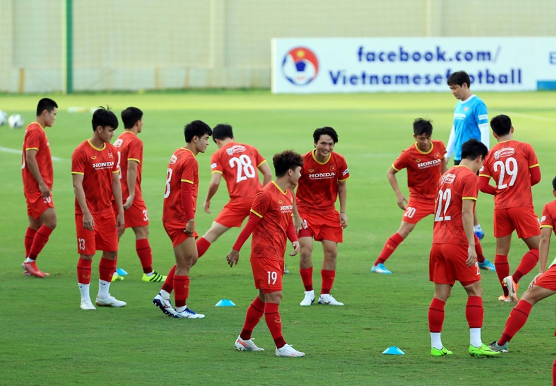 Tuyển Việt Nam thắng đậm '6 sao' trước ngày lên đường đấu Saudi Arabia Tuyển Việt Nam thắng đậm '6 sao' trước ngày lên đường đấu Saudi Arabia