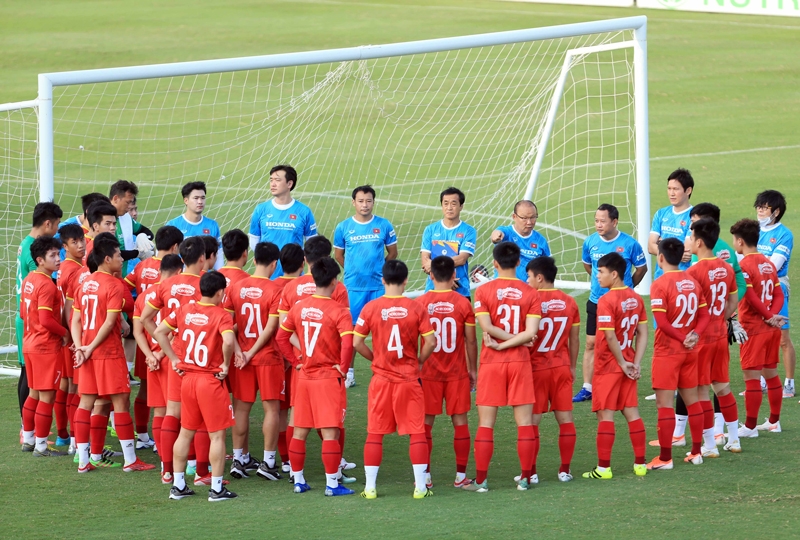 HLV Park Hang-seo chốt danh sách 25 cầu thủ lên đường dự vòng loại World Cup 2022 HLV Park Hang-seo chốt danh sách 25 cầu thủ lên đường dự vòng loại World Cup 2022