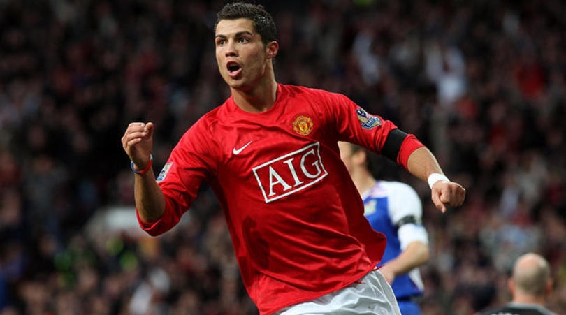 Ronaldo khi nào đá trận ra mắt MU? Ronaldo khi nào đá trận ra mắt MU?