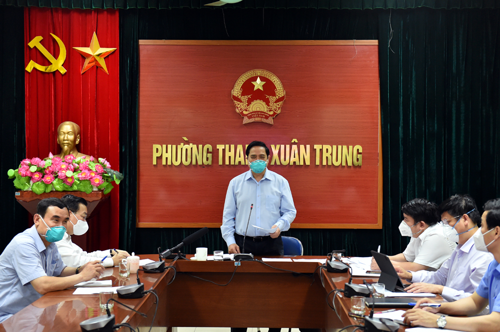 Thủ tướng kiểm tra ổ dịch nóng bỏng nhất, yêu cầu Hà Nội cần tăng cường giãn cách xã hội
