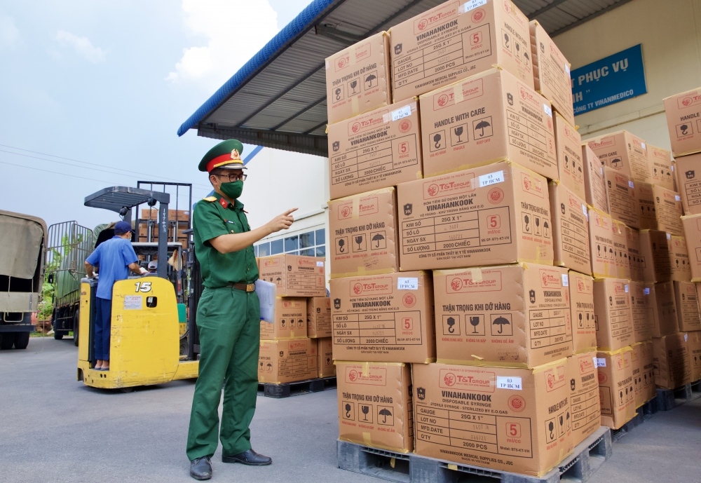 T&T Group bàn giao 8,5 triệu bộ bơm kim tiêm phục vụ chiến dịch tiêm chủng quốc gia phòng COVID-19 T&T Group bàn giao 8,5 triệu bộ bơm kim tiêm phục vụ chiến dịch tiêm chủng quốc gia phòng COVID-19