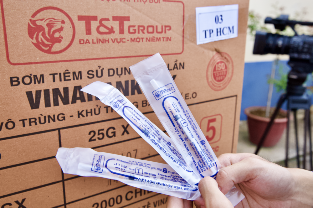 T&T Group bàn giao 8,5 triệu bộ bơm kim tiêm phục vụ chiến dịch tiêm chủng quốc gia phòng COVID-19 T&T Group bàn giao 8,5 triệu bộ bơm kim tiêm phục vụ chiến dịch tiêm chủng quốc gia phòng COVID-19