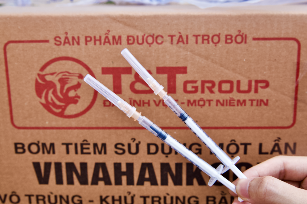 T&T Group bàn giao 8,5 triệu bộ bơm kim tiêm phục vụ chiến dịch tiêm chủng quốc gia phòng COVID-19