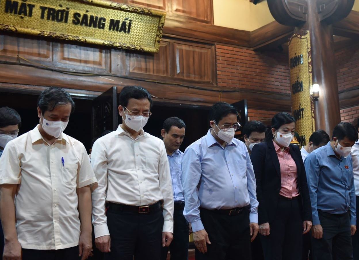 Tạo mọi điều kiện cho con em đồng bào các dân tộc có cuộc sống, môi trường học tập và rèn luyện tốt hơn Tạo mọi điều kiện cho con em đồng bào các dân tộc có cuộc sống, môi trường học tập và rèn luyện tốt hơn