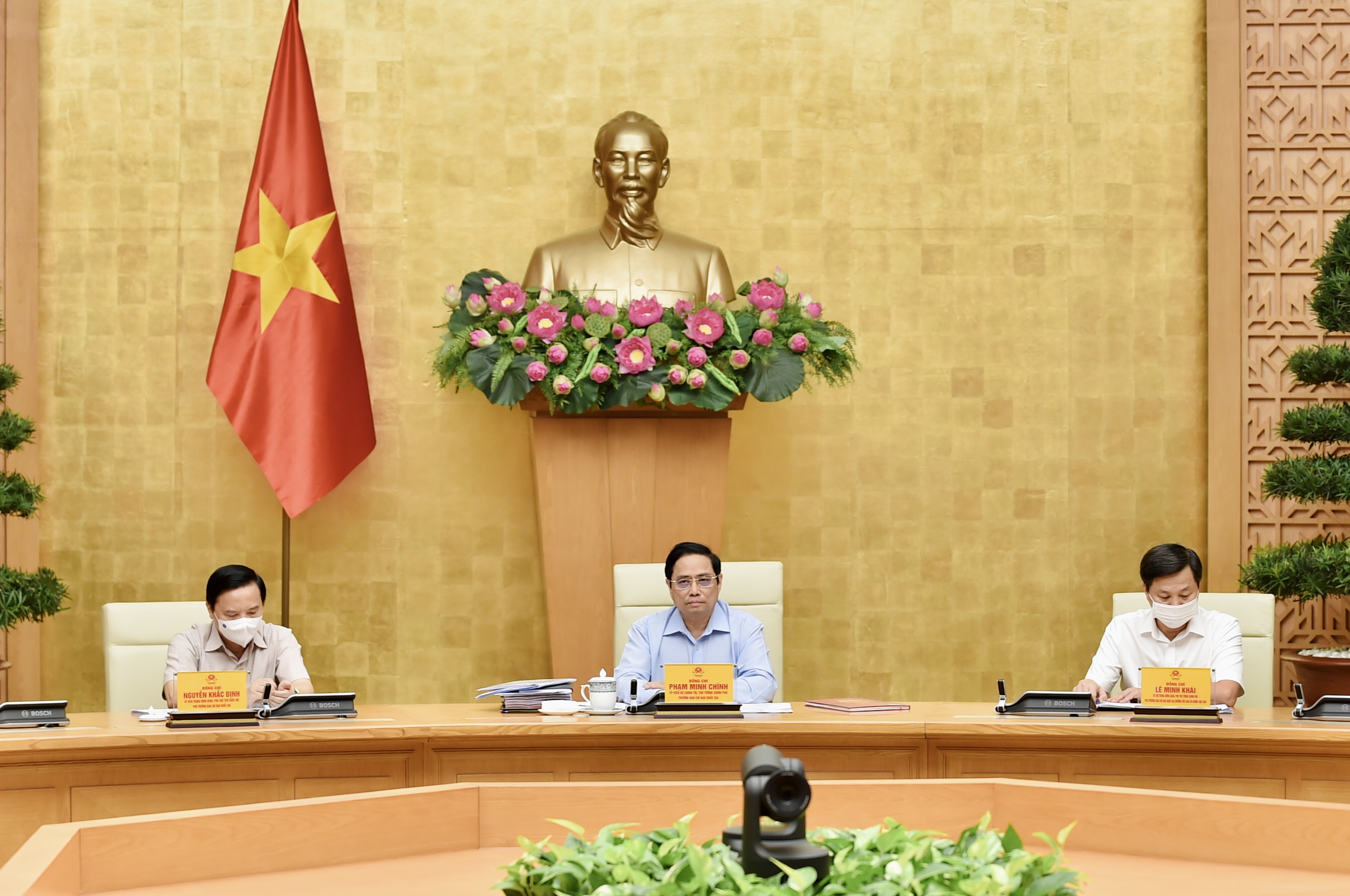 Thủ tướng họp với hơn 9.000 'pháo đài' chống dịch cấp xã, phường Thủ tướng họp với hơn 9.000 'pháo đài' chống dịch cấp xã, phường