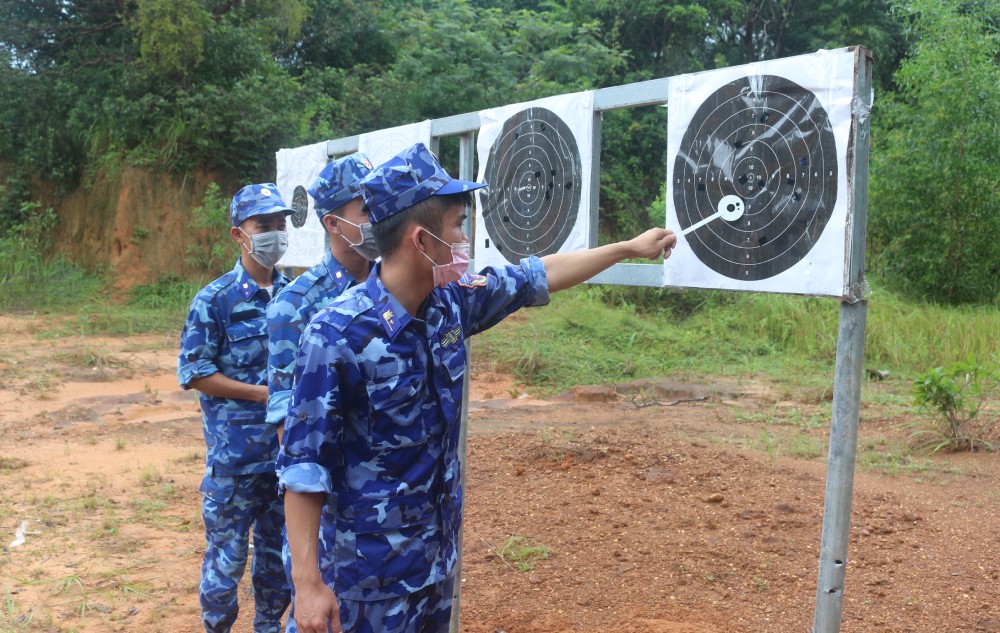 Bộ Tư lệnh Vùng Cảnh sát biển 4 kiểm tra bắn đạn thật năm 2021 Bộ Tư lệnh Vùng Cảnh sát biển 4 kiểm tra bắn đạn thật năm 2021