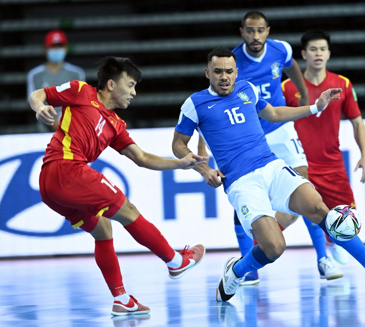 ĐT Việt Nam làm nên điều bất ngờ trước Brazil ở VCK Futsal FIFA World Cup 2021 ĐT Việt Nam làm nên điều bất ngờ trước Brazil ở VCK Futsal FIFA World Cup 2021