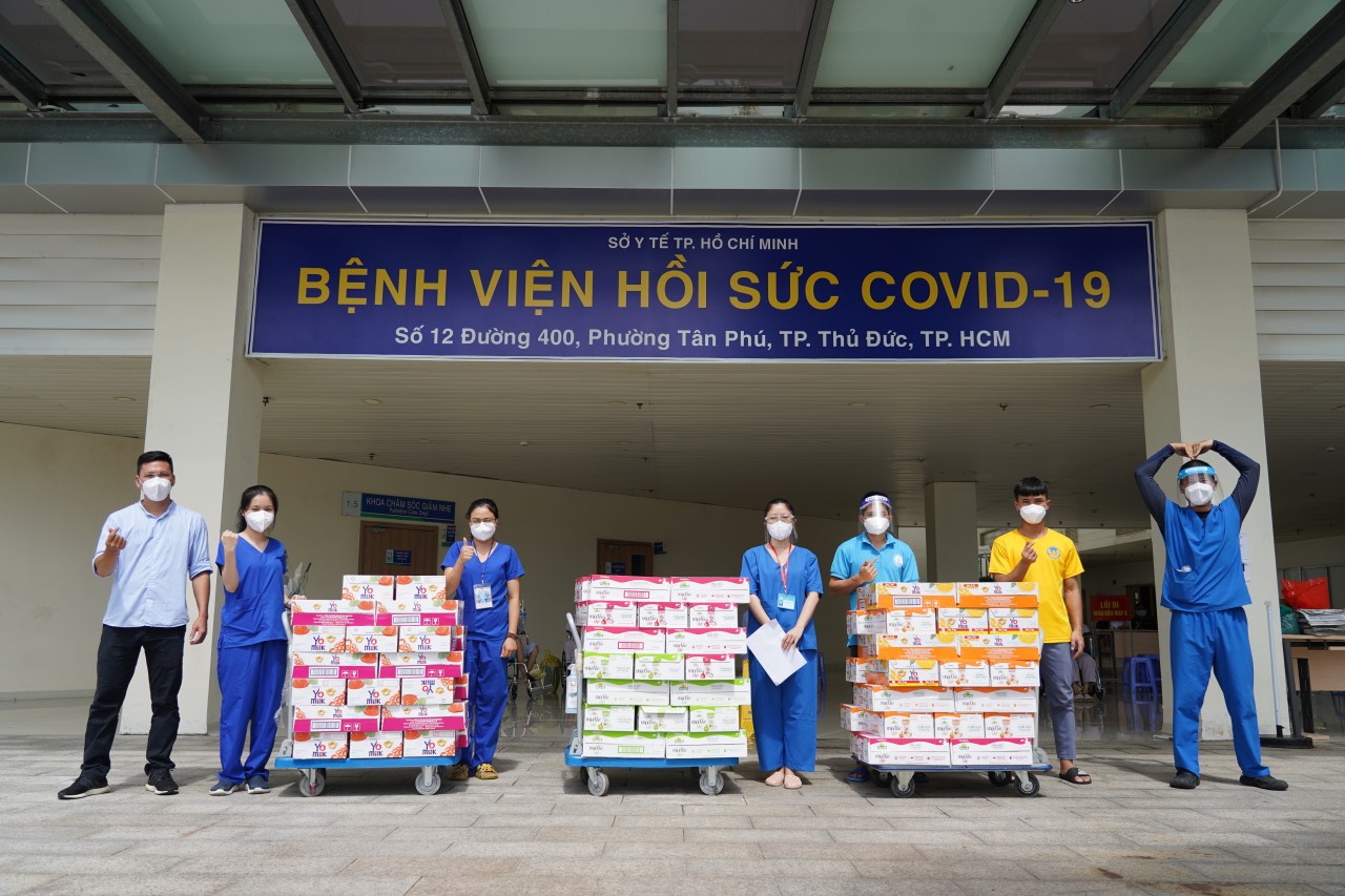 Vinamilk đóng góp hơn 95 tỷ đồng cùng Chính phủ, tuyến đầu, cộng đồng chống dịch COVID-19 Vinamilk đóng góp hơn 95 tỷ đồng cùng Chính phủ, tuyến đầu, cộng đồng chống dịch COVID-19