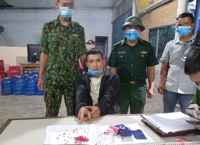 Bộ đội biên phòng Quảng Trị xóa tụ điểm bán lẻ ma túy ở khu vực biên giới Bộ đội biên phòng Quảng Trị xóa tụ điểm bán lẻ ma túy ở khu vực biên giới
